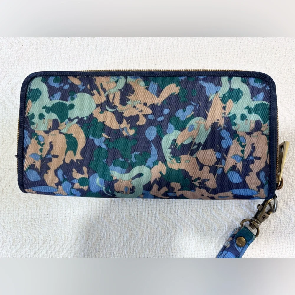 Travelon Blue and Black Floral Wallet